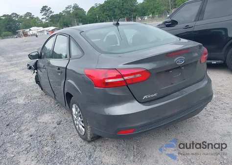 2017 Ford Focus S z USA, uszkodzony, nr VIN 1FADP3E29HL262169
